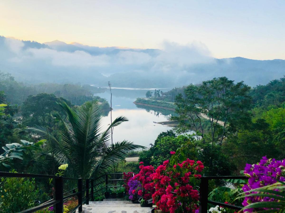 Baanhatsompaen Homestay Ranong Bagian luar foto