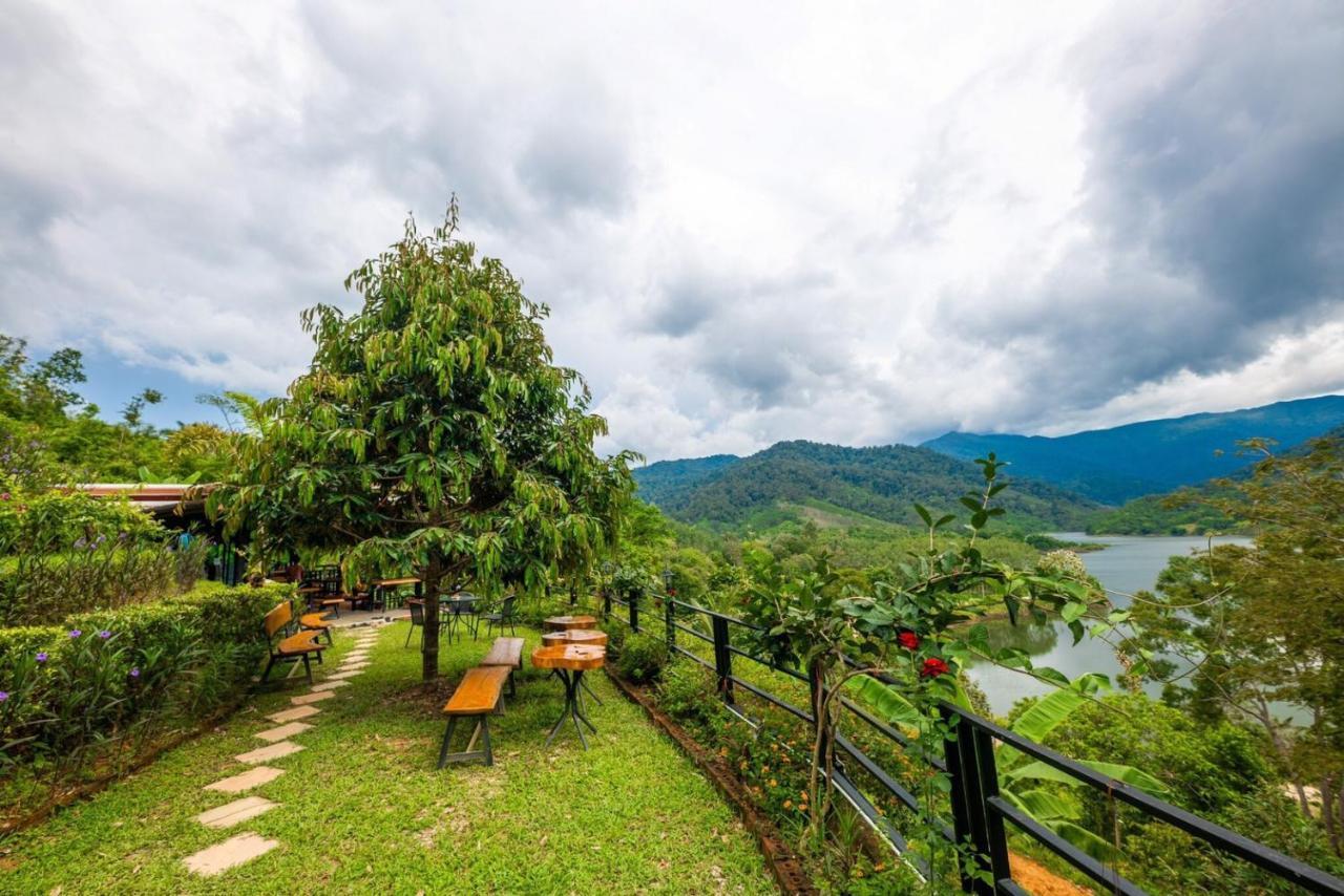 Baanhatsompaen Homestay Ranong Bagian luar foto