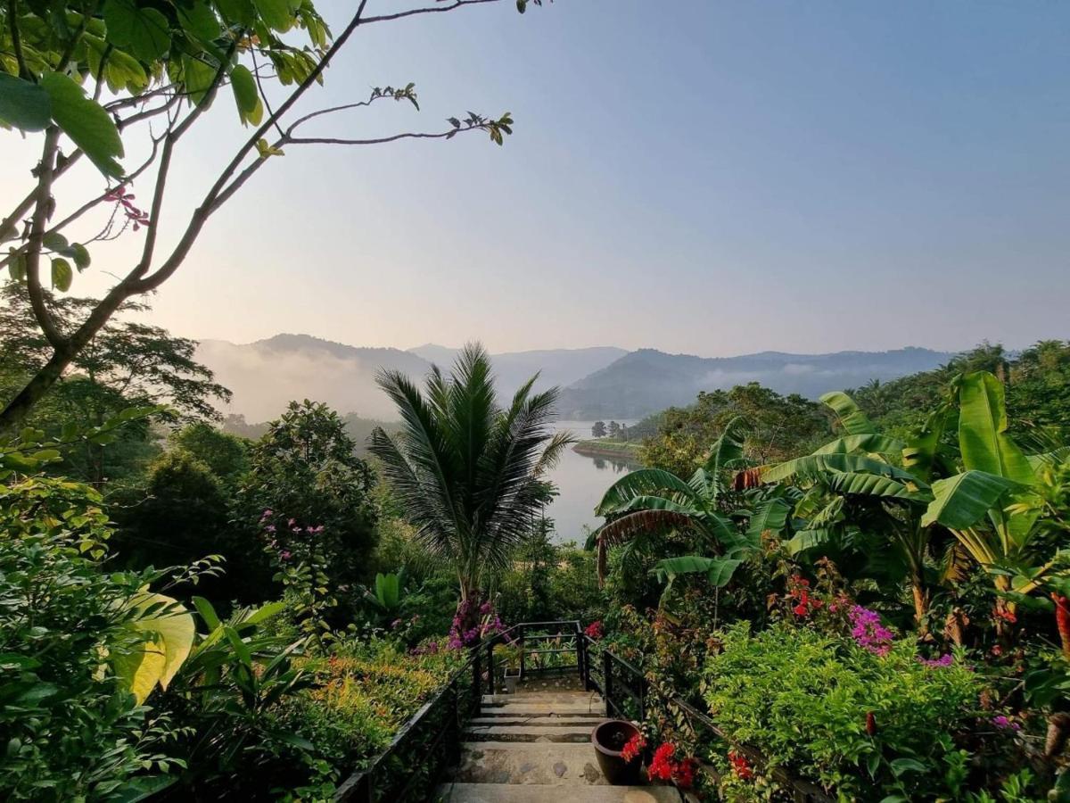Baanhatsompaen Homestay Ranong Bagian luar foto