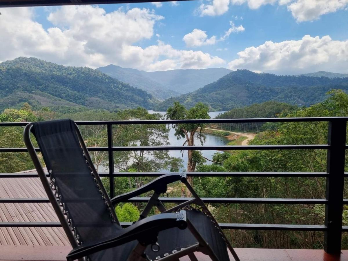 Baanhatsompaen Homestay Ranong Bagian luar foto
