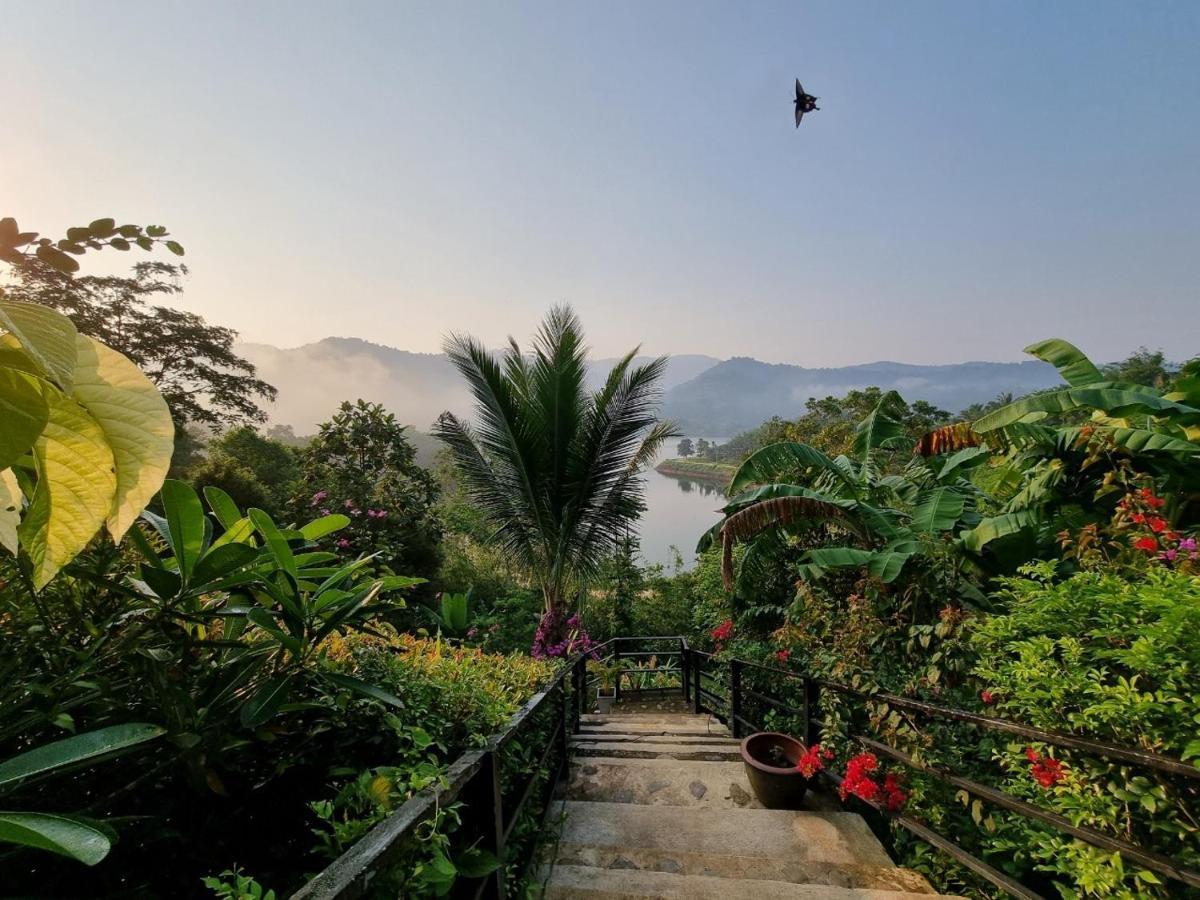 Baanhatsompaen Homestay Ranong Bagian luar foto