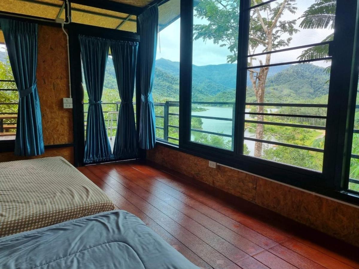 Baanhatsompaen Homestay Ranong Bagian luar foto