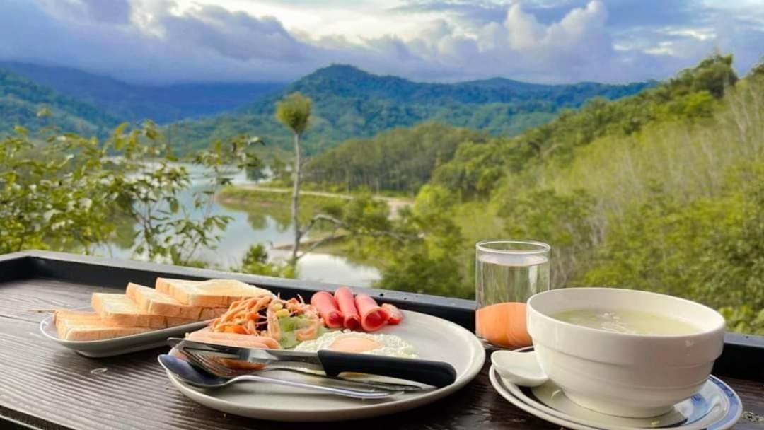 Baanhatsompaen Homestay Ranong Bagian luar foto