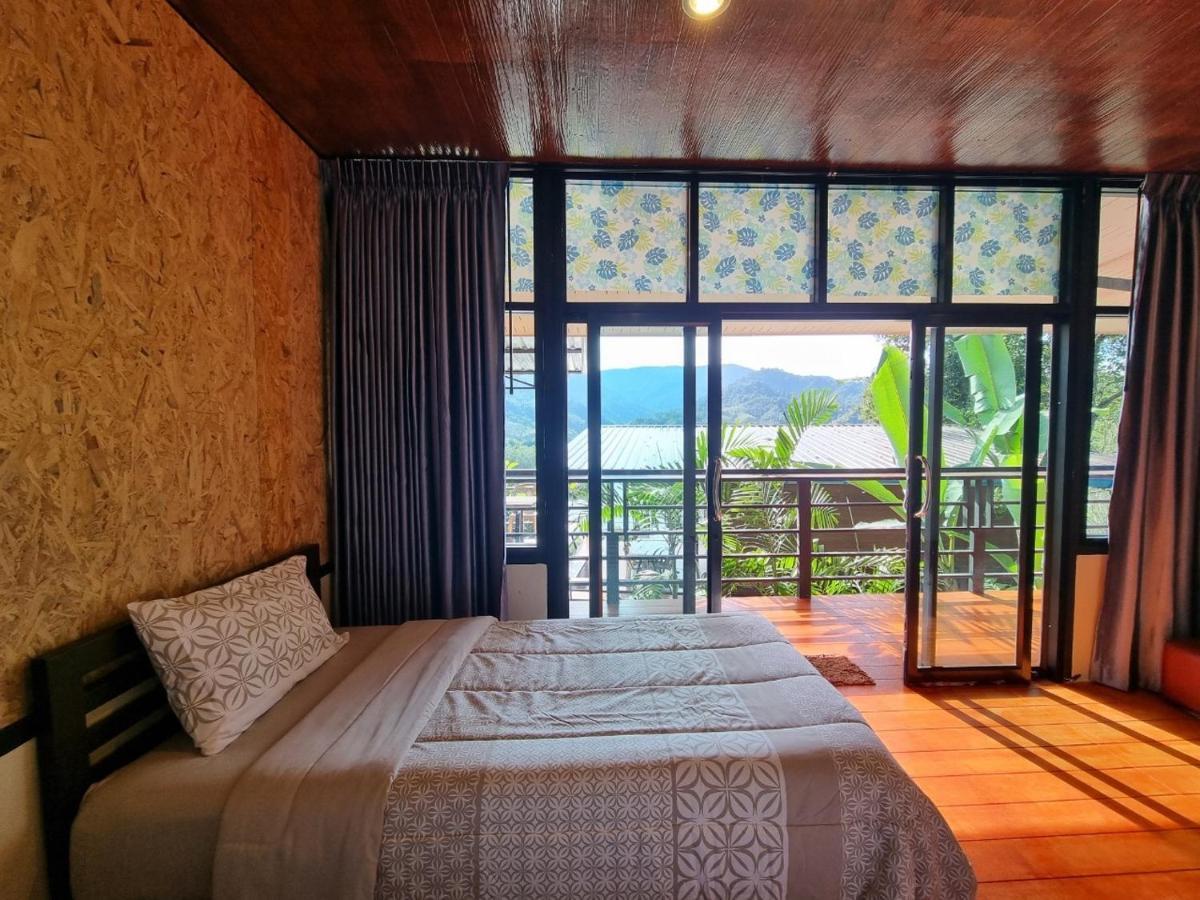 Baanhatsompaen Homestay Ranong Bagian luar foto