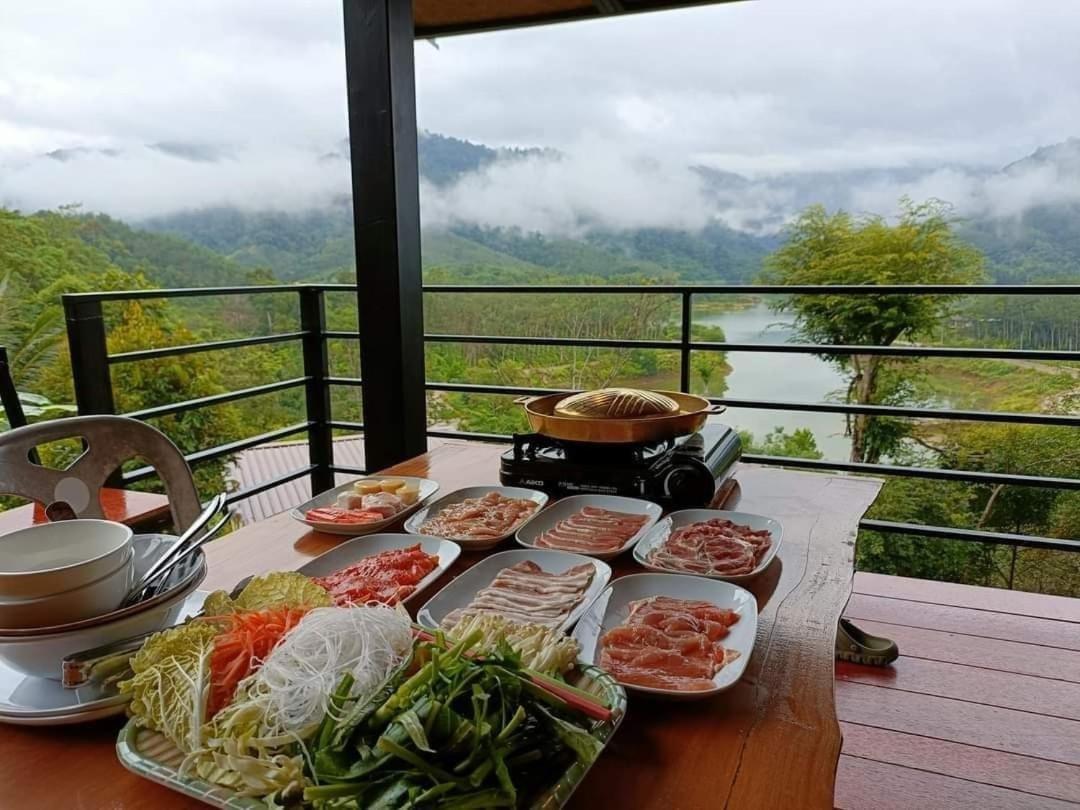 Baanhatsompaen Homestay Ranong Bagian luar foto